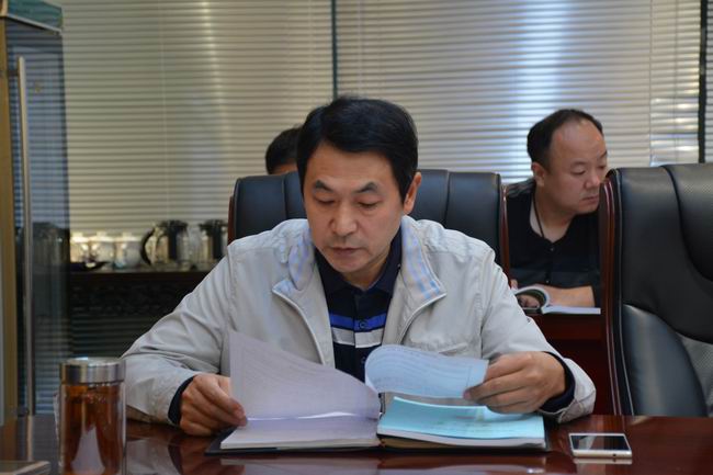 3、總工程師、管理者代表閆躍軍在首次會(huì)議上宣布內(nèi)部審核計(jì)劃.JPG
