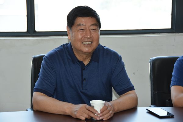 1、董事長(zhǎng)姚金山對(duì)省規(guī)劃院在近年來所取得的成績(jī)表示贊賞_副本.jpg