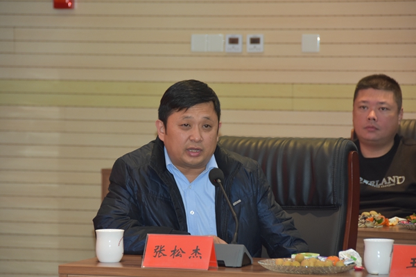 7.各管理技術骨干為公司發(fā)展建言獻策.jpg