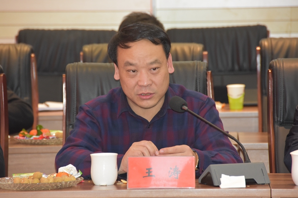 9.各管理技術骨干為公司發(fā)展建言獻策.jpg