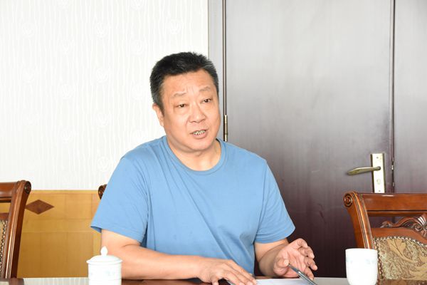 4.洛陽市住房和城鄉(xiāng)建設(shè)委員會(huì)副主任袁建明蒞臨會(huì)議并發(fā)表講話.jpg